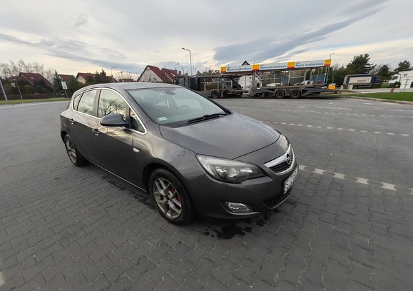 Opel Astra cena 17500 przebieg: 253000, rok produkcji 2010 z Żory małe 92